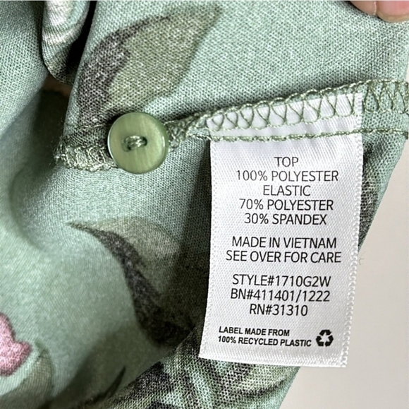 The General Good Sage Green and Pink Cropped Faux Button Front Top Size XL NWOT - Picture 14 of 14